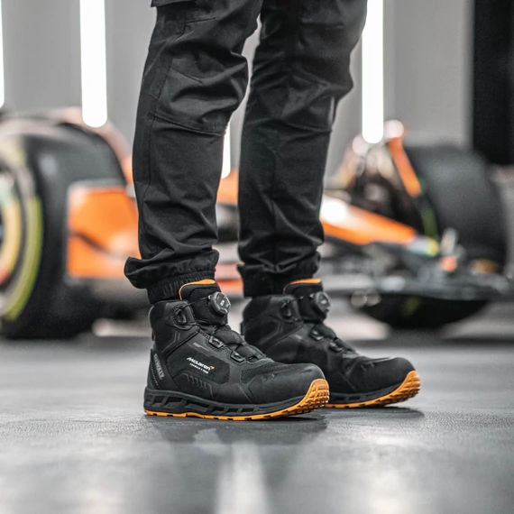 (360 fokos GIF - spec sheet missing) DEWALT TRACTION McLaren munkavédelmi cipő